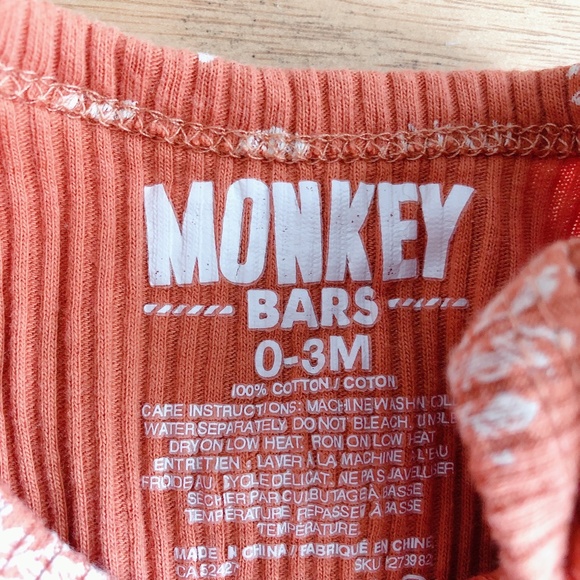 🧸 SALE! (5/$15, 8/$22, 12/$30) Monkey bars bodysuit 0-3m floral baby onesie - Picture 4 of 4